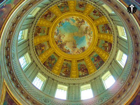 Teto sob a tumba de Napoleão, Museu dos Inválidos. Thumb