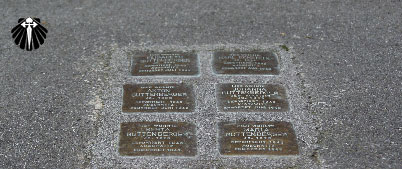Placas em homenagem a família Ruttemberg