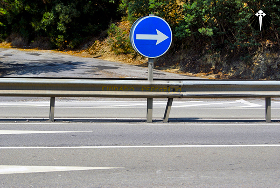 Travessia da N-13 pelo Caminho Alternativo.